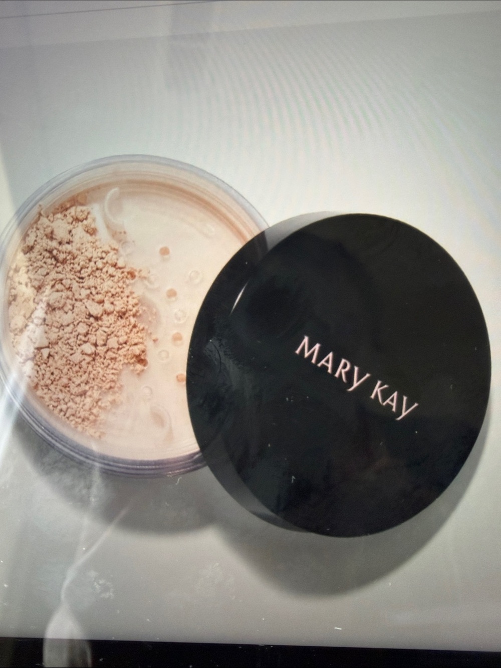 Mary Kay Silky Setting Powder